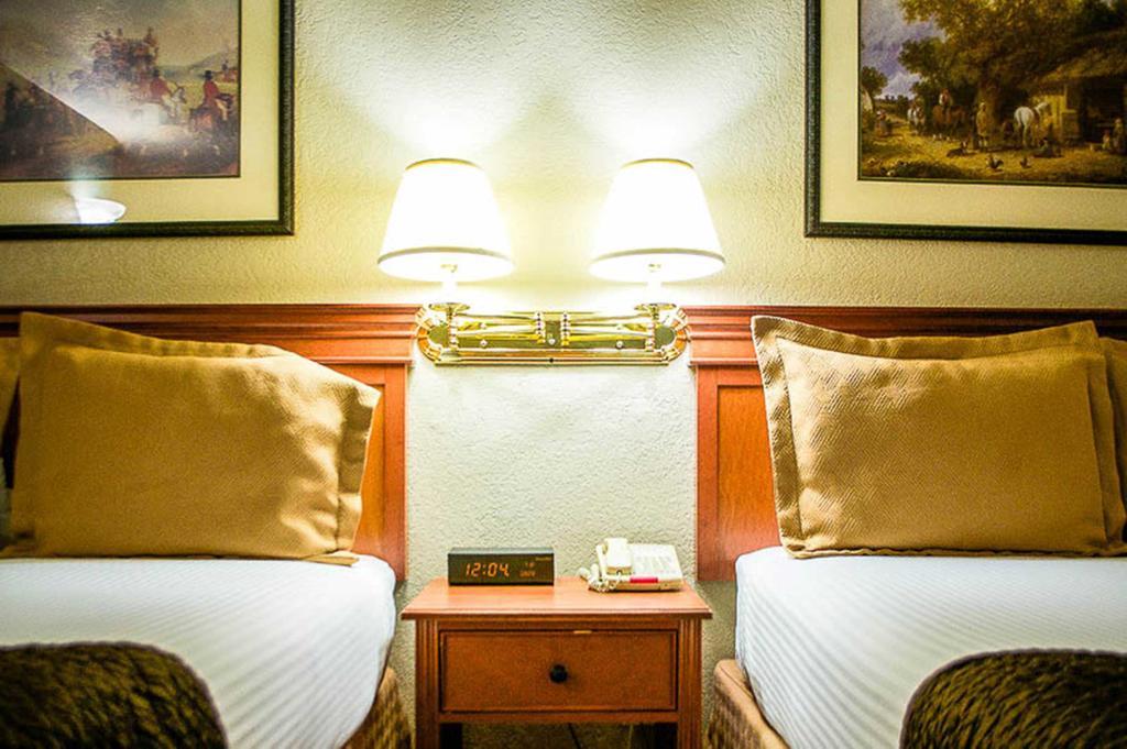 Stratford Inn Ашленд Экстерьер фото